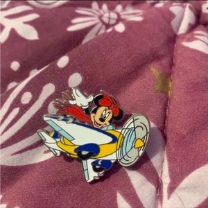Disney Pin 30067 WDW Travel Company 2004 Pilot Minnie Mouse airplane plane prop